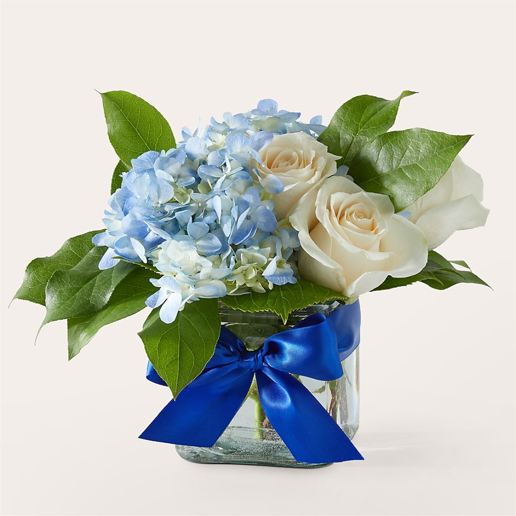 Sky Blue Delight Bouquet – Flower Loft, Southfield MI