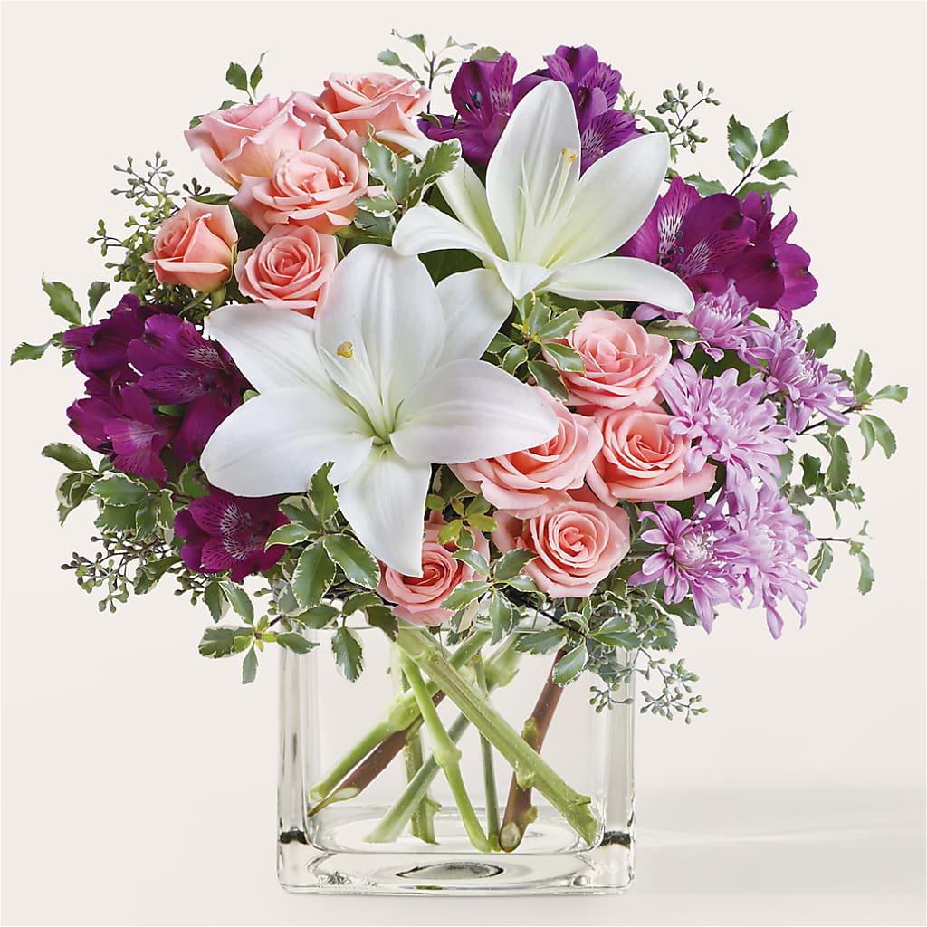 Mani Pedi Bouquet – Flower Loft, Southfield MI