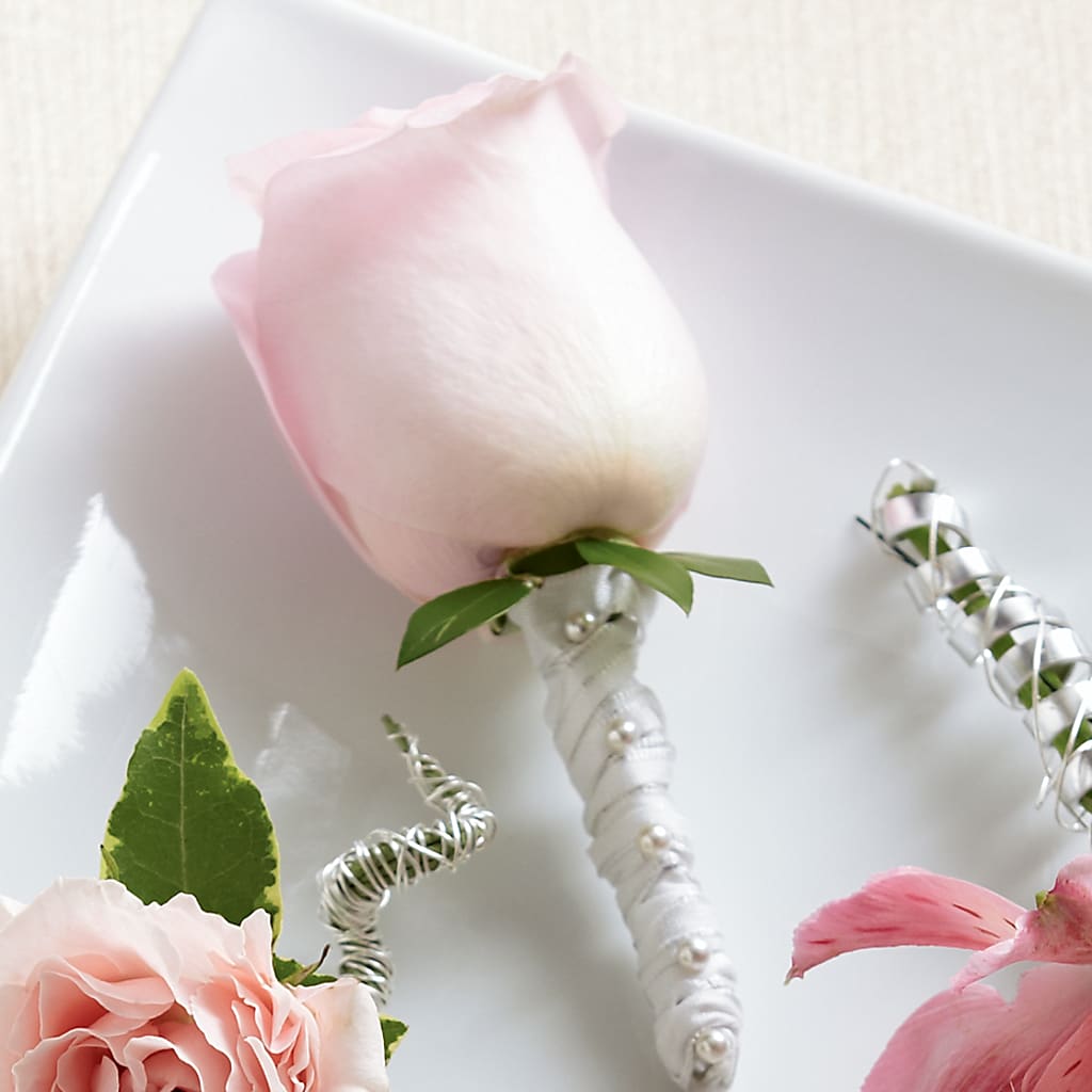 Pink Rose Boutonniere – Flower Loft, Southfield MI