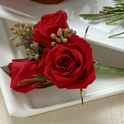 Red Spray Rose Boutonniere –  Flower Loft, Southfield MI